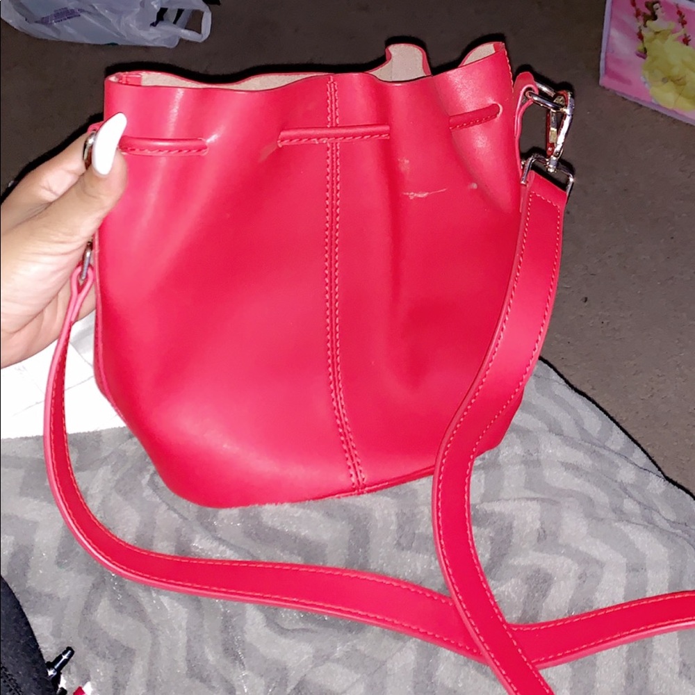 Red bag - Picture 2 of 3